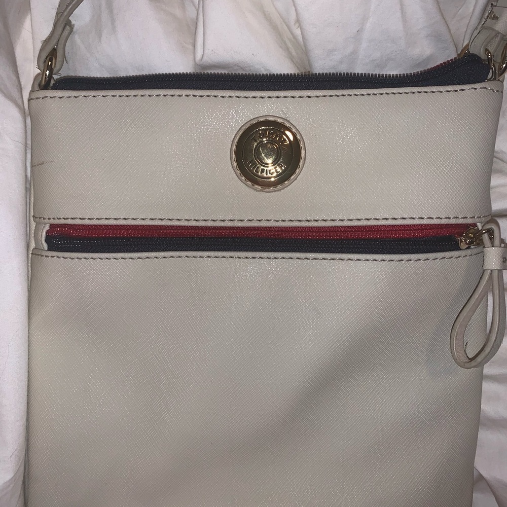 tommy Hilfiger purse